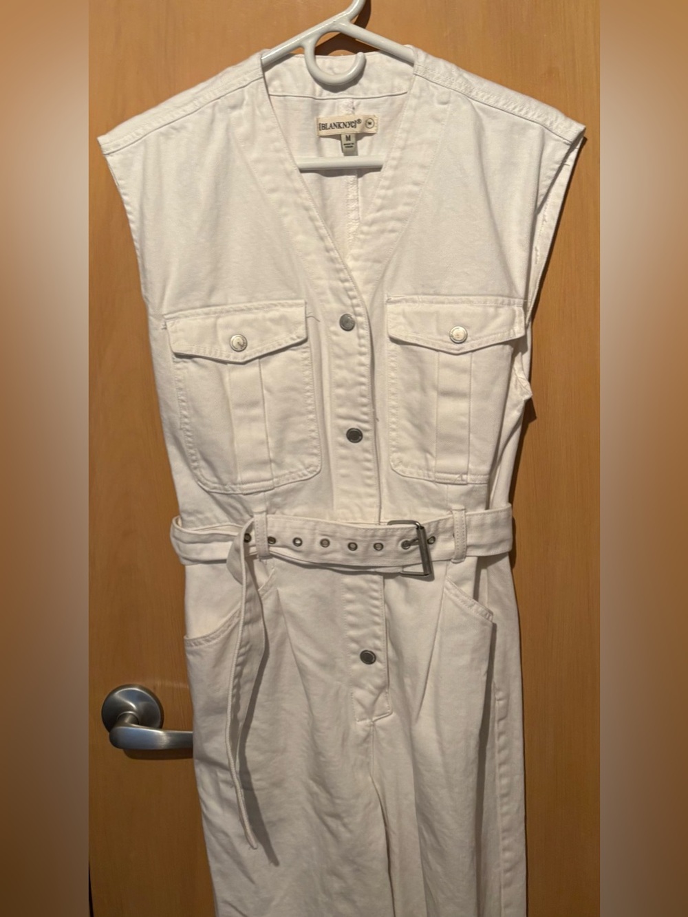Blank NYC White Sleeveless Belted Cropped Jumpsuit White EUC size M 100% Cotton - Picture 5 of 5